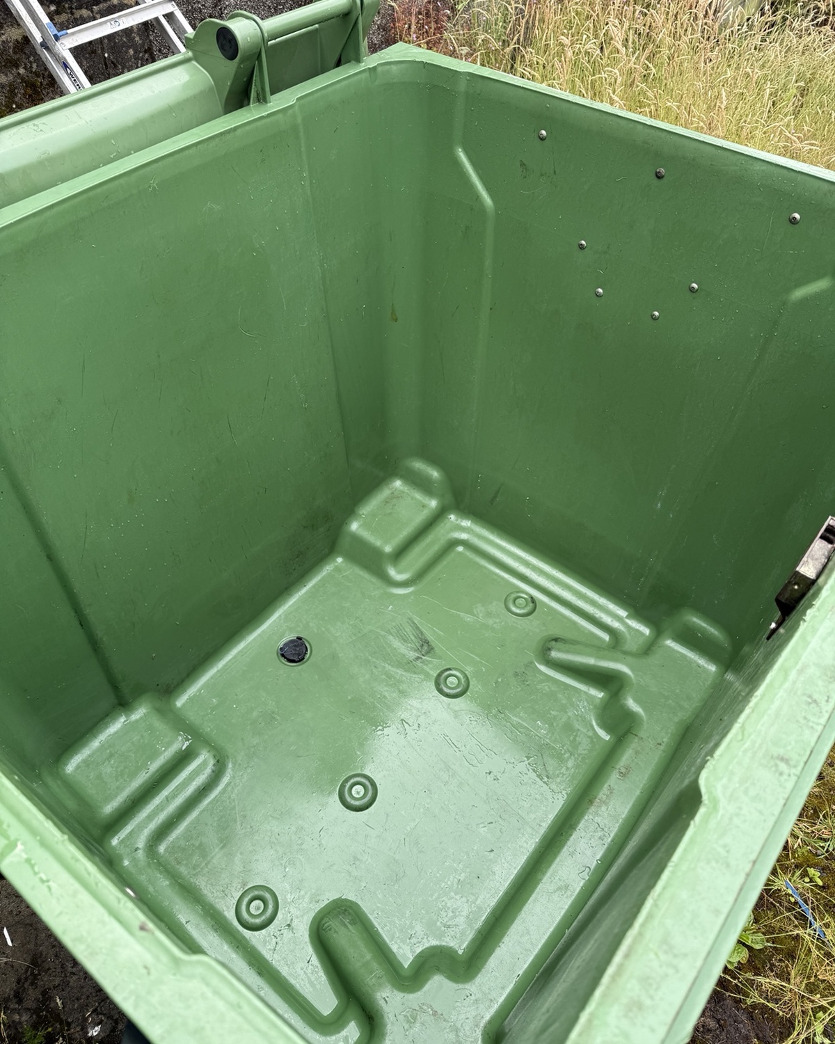 Commercial bin after cleaning
