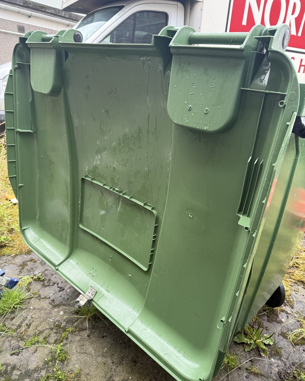 Commercial bin after cleaning