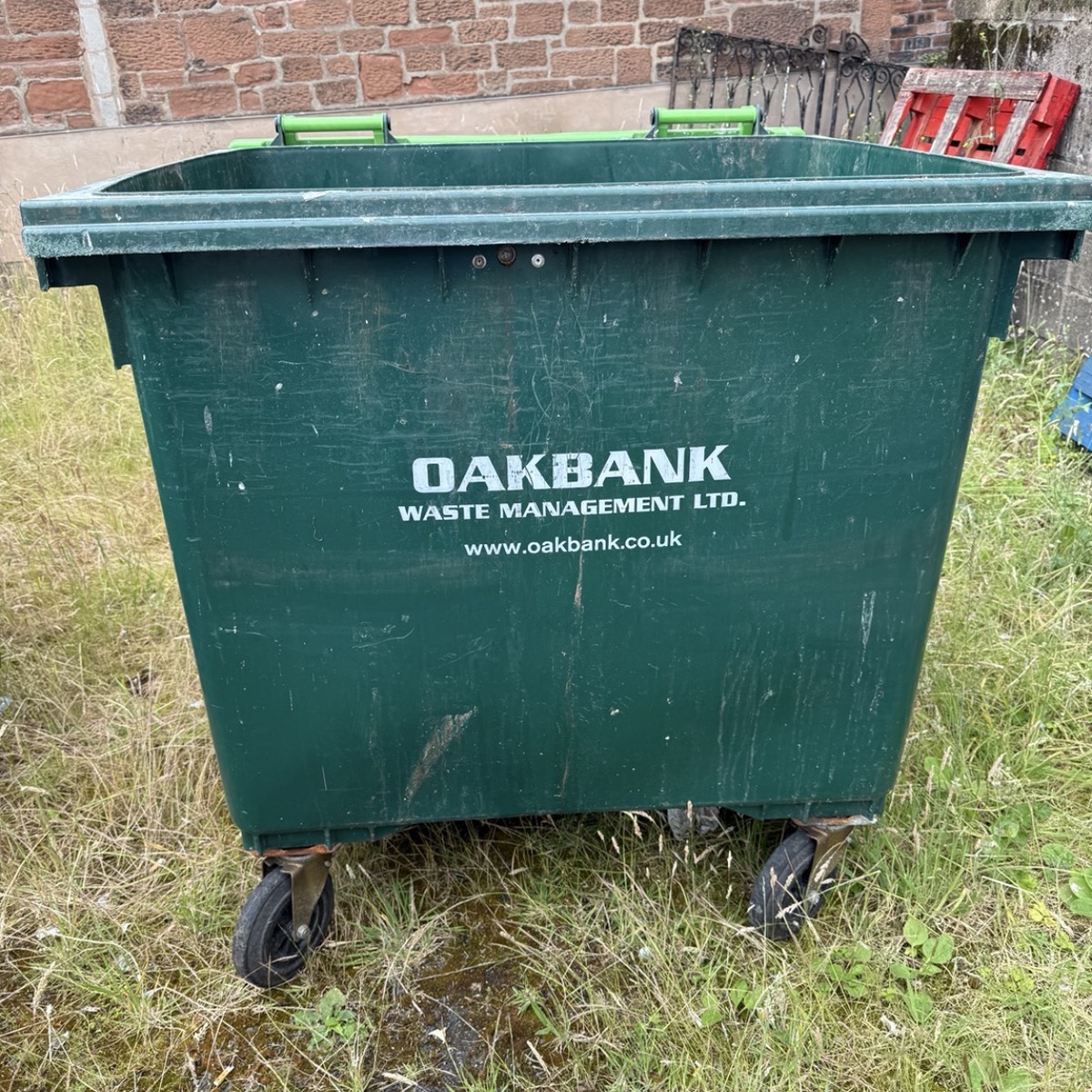 Commercial bin before cleaning