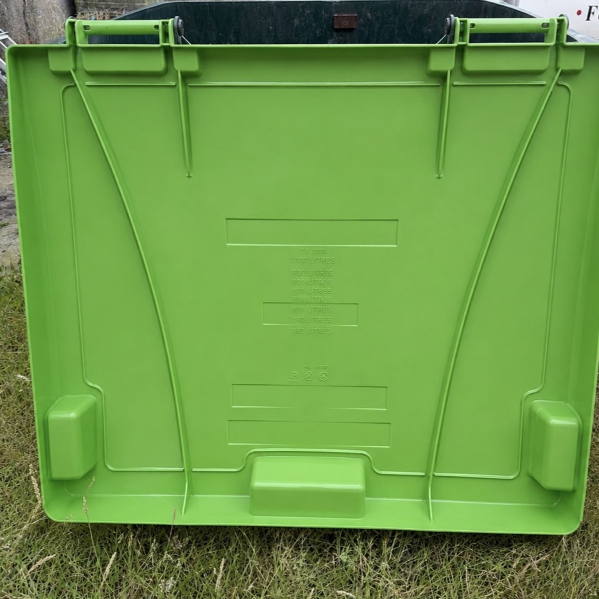 Commercial bin after cleaning